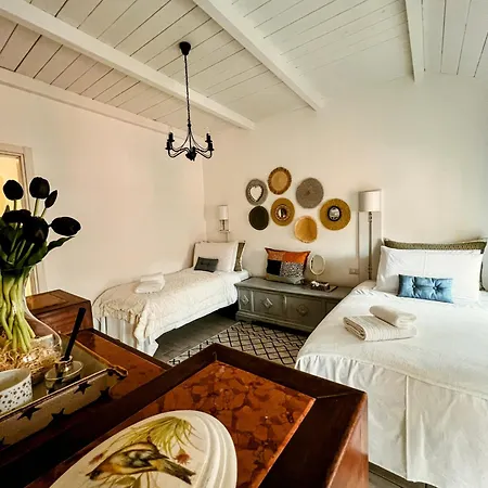 Casa *